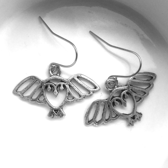 Miniature Flying Owl Bird Lovers Animal Hypoallergenic  ear hooks Earrings - Picture 2 of 3